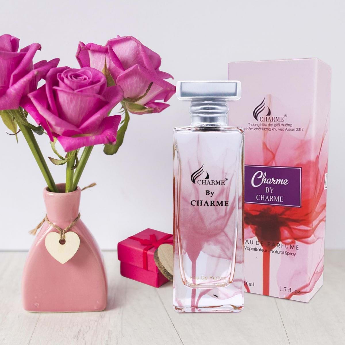 Charme by CHARME thể hiện đẳng cấp của một cô gái cá tính và năng động, vừa sang trọng vừa quý phái.