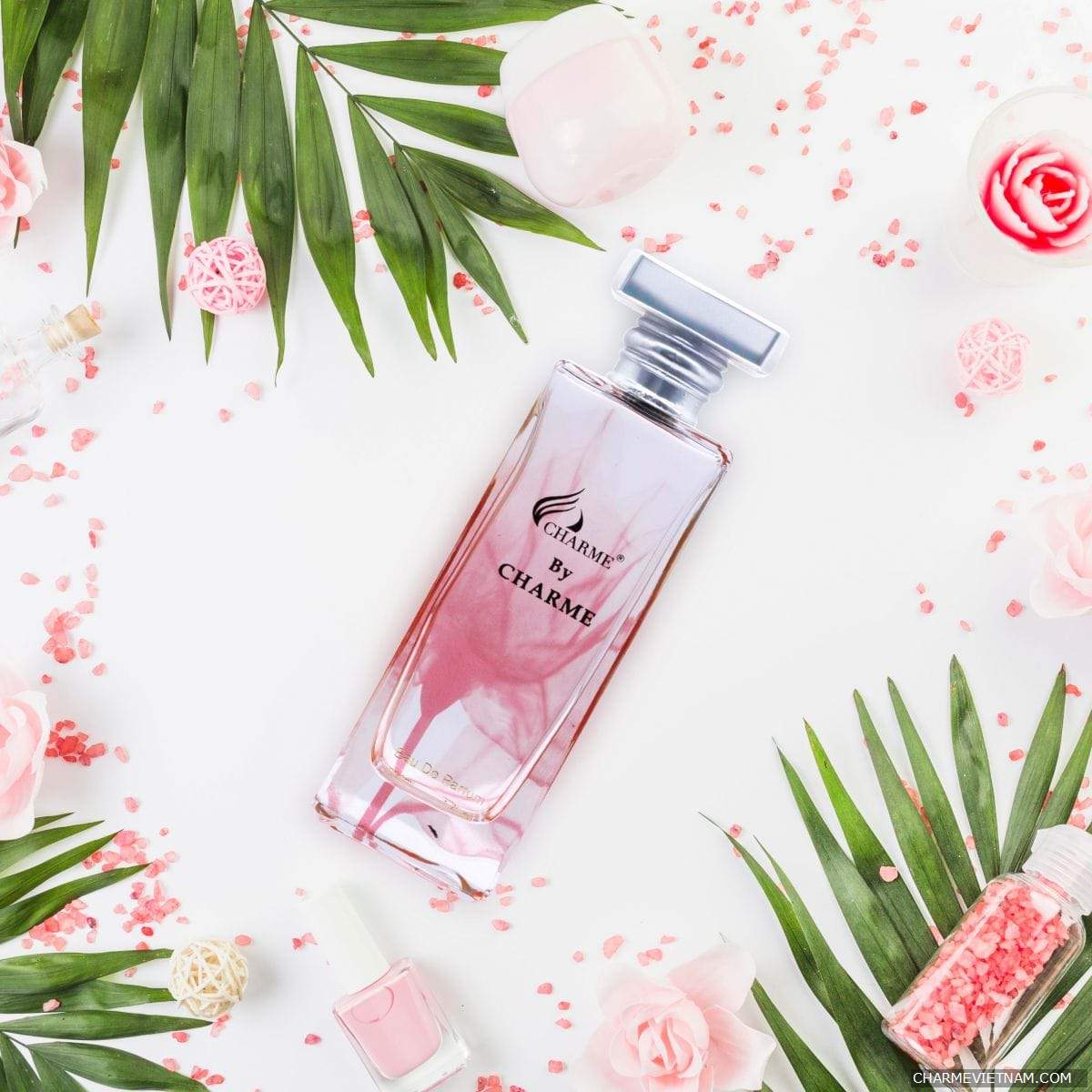 Charme By CHARME, ngay từ đầu bạn sẽ bắt gặp ngay hương thơm ngọt ngào của cam Bergamot.